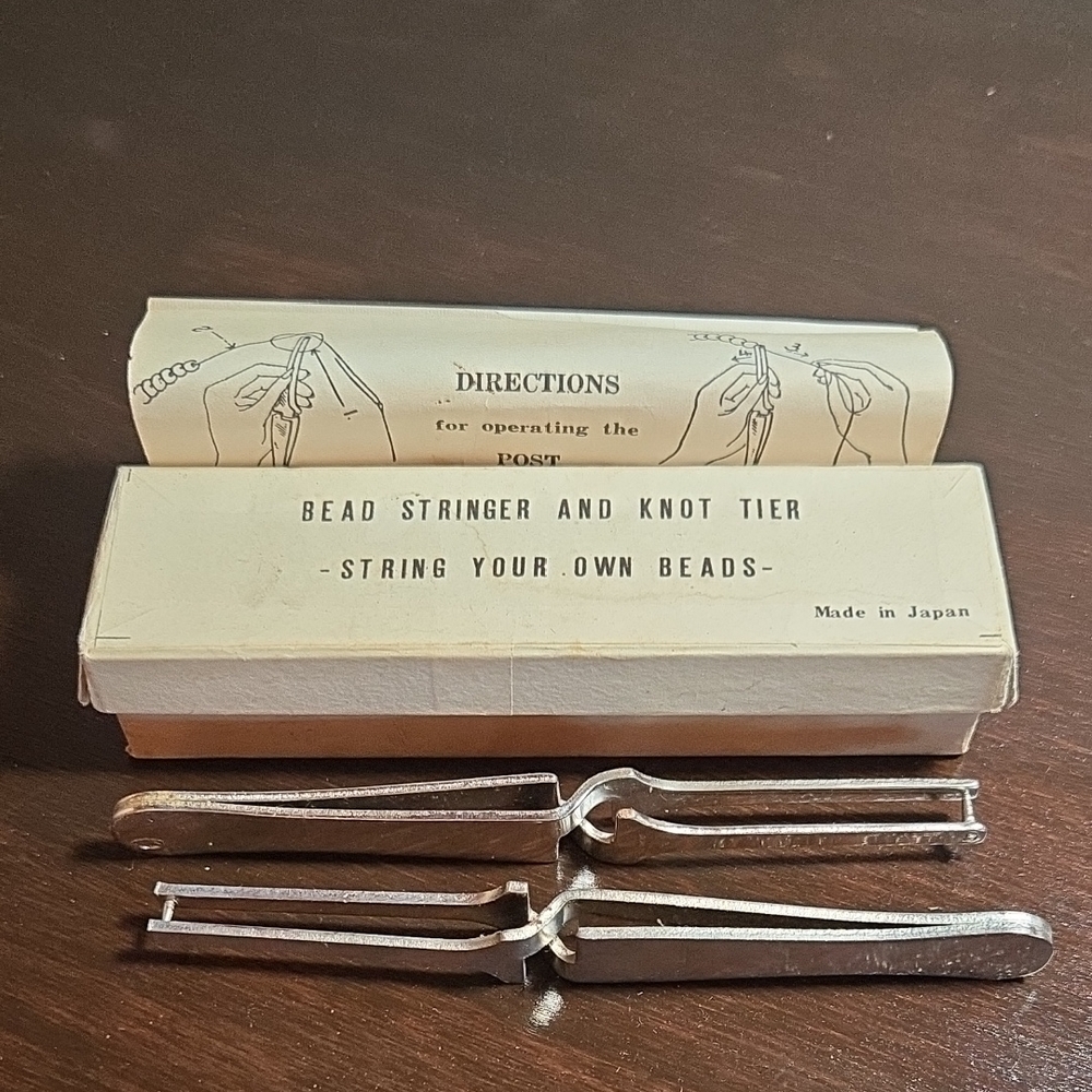 VINTAGE BEAD STRINGER AND KNOT TIER SET OF TWO IN BOX WITH INSTRUCTIONS